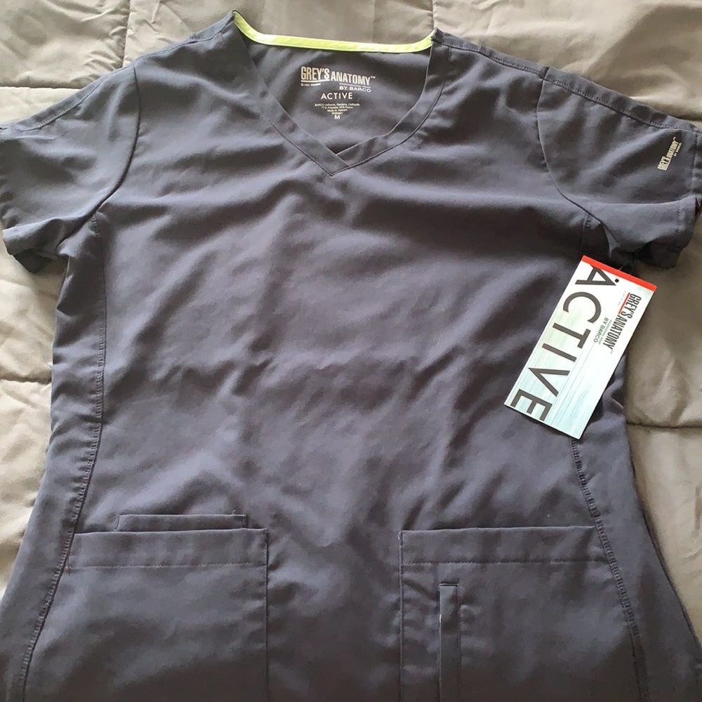 Scrub Top - Picture 2 of 3
